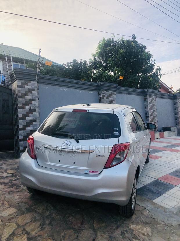 Toyota Vitz 2011 Gray