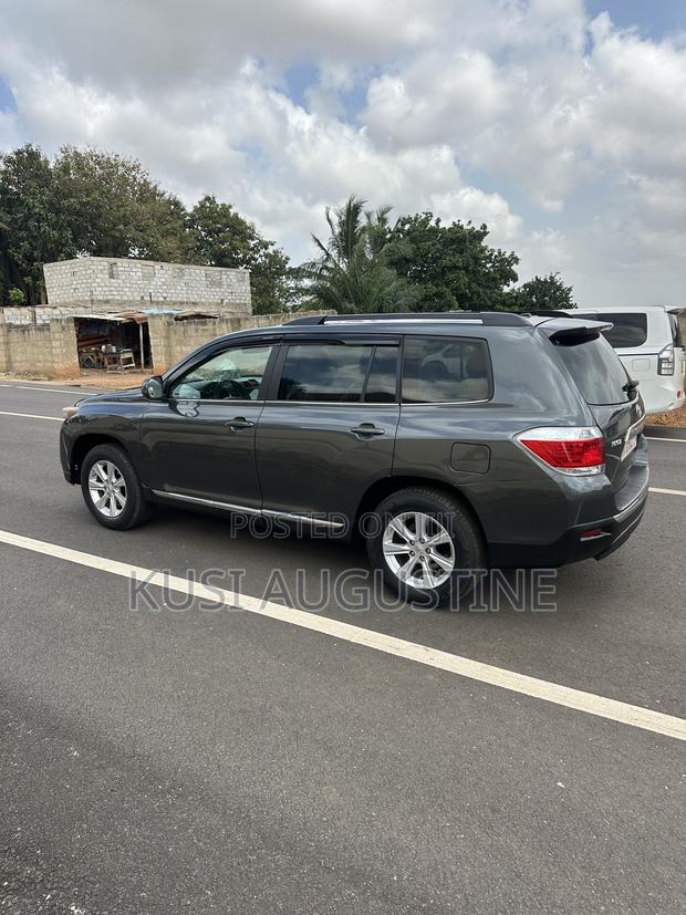 Toyota Highlander Limited 3.5l 4WD 2013 Matt Black