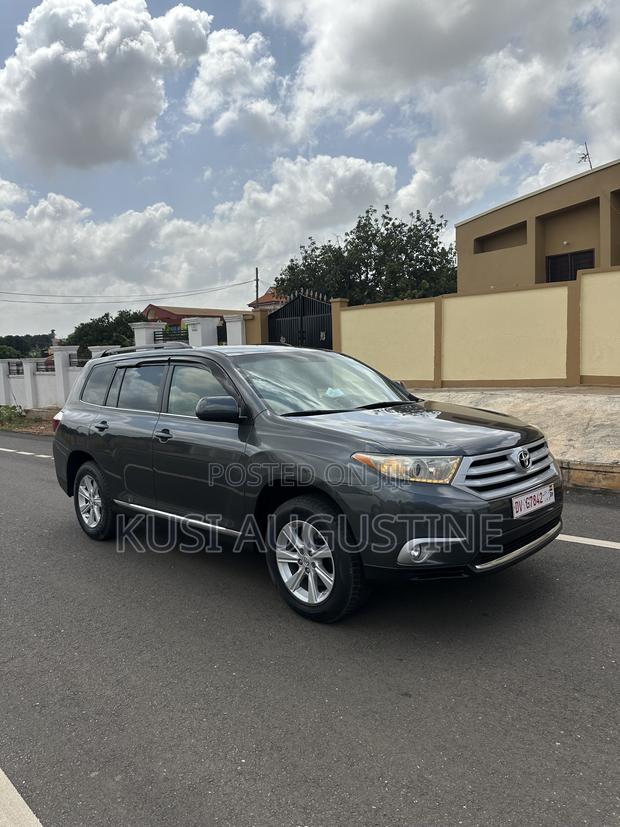 Toyota Highlander Limited 3.5l 4WD 2013 Matt Black