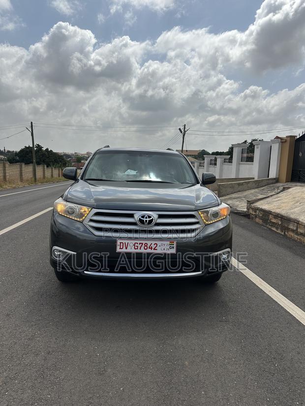 Toyota Highlander Limited 3.5l 4WD 2013 Matt Black
