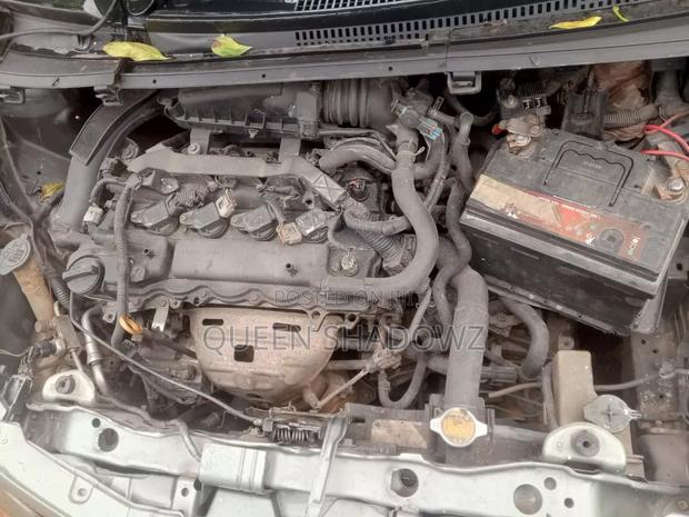 Toyota Vitz 2012 Silver