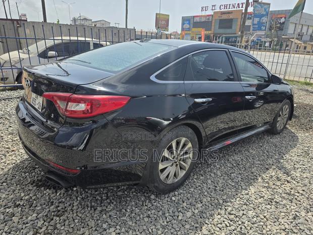 Hyundai Sonata Sport 2.0T Sedan FWD (2.0L 4cyl 6A) 2017 Black