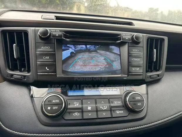 Toyota RAV4 XLE AWD (2.5L 4cyl 6A) 2017 Teal