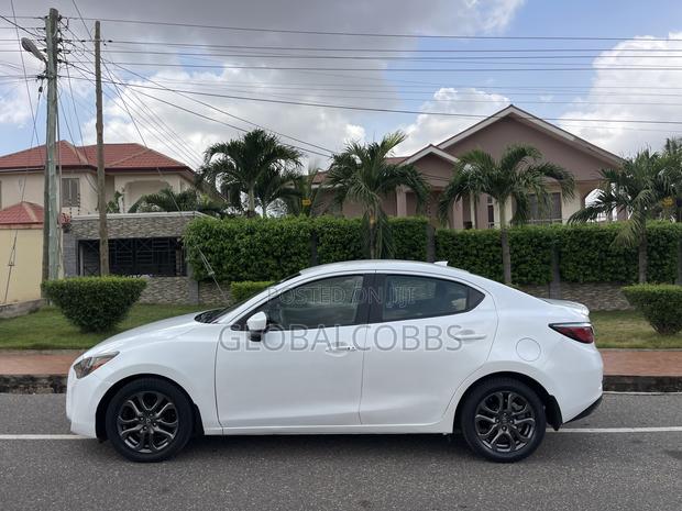 Toyota Yaris iA 1.5 FWD 2019 White