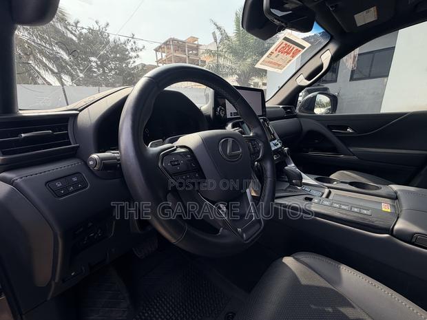 Lexus LX 700h 2025 Beige
