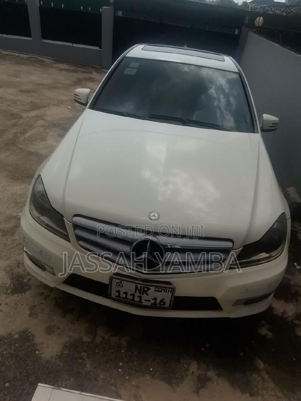 Mercedes-Benz C300 Luxury 4Matic Sedan AWD (3.0L 6cyl 7A) 2011 White