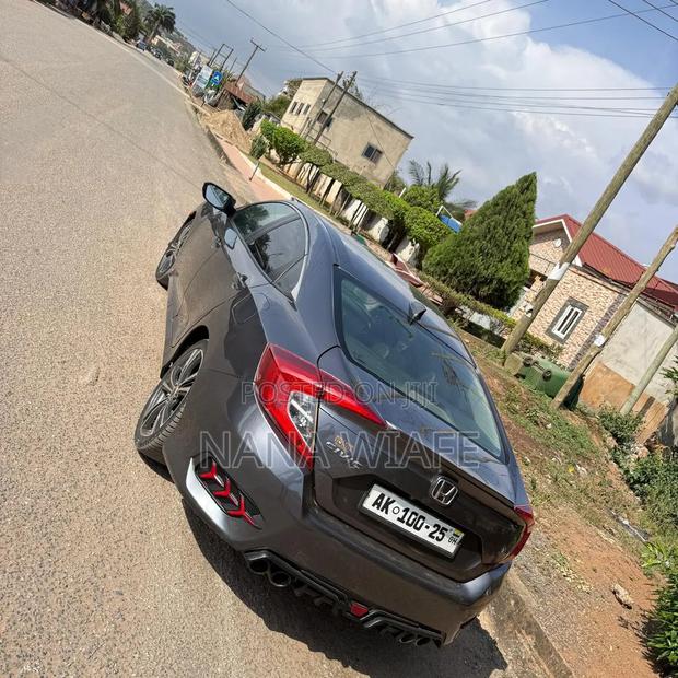 Honda Civic EX-L Sedan 2019 Gray