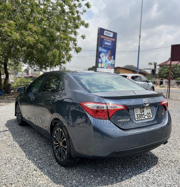 Toyota Corolla 2016 Gray