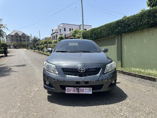 Toyota Corolla 2010 Silver