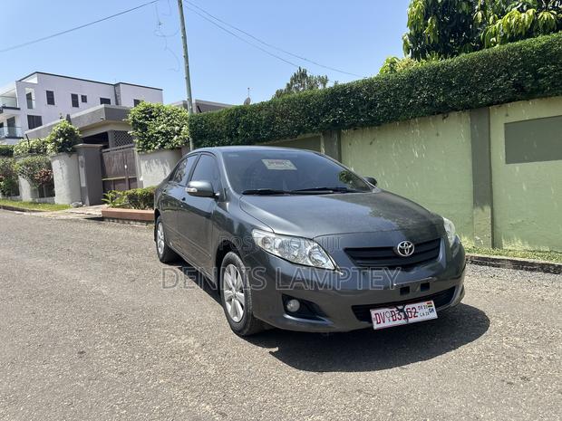 Toyota Corolla 2010 Silver