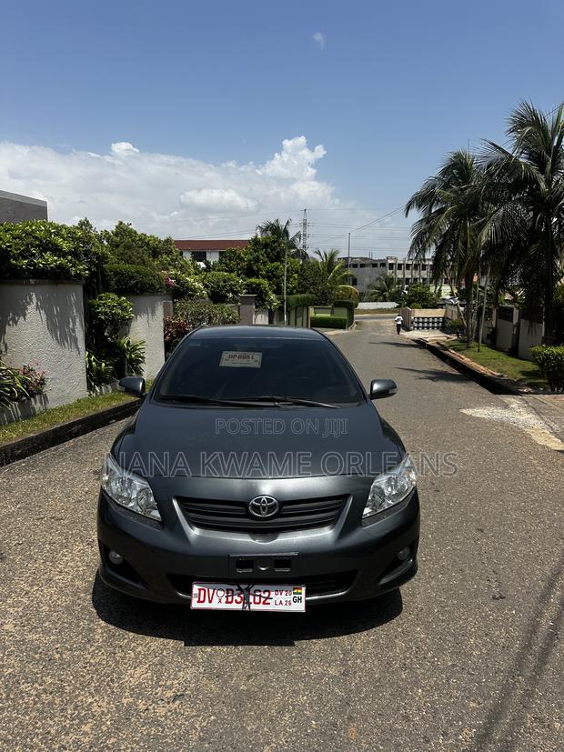 Toyota Corolla LE 4dr Sedan (1.8L 4cyl 4A) 2011 Gray