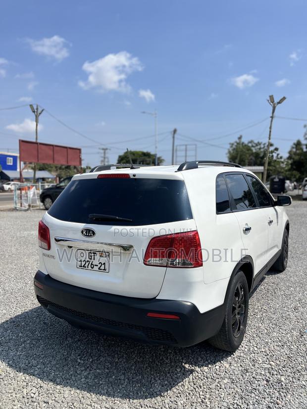 Kia Sorento 4dr SUV 2016 White
