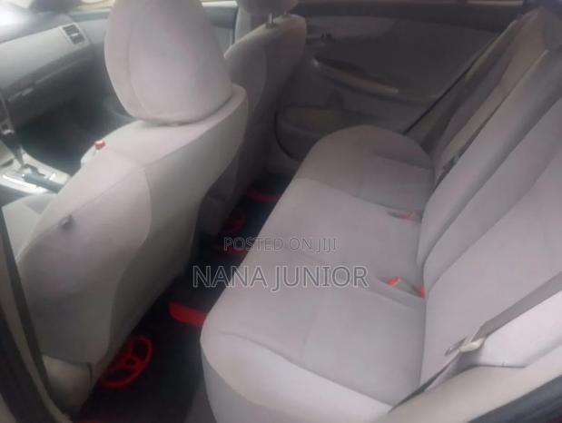 Toyota Corolla LE 4dr Sedan (1.8L 4cyl 4A) 2012 Brown