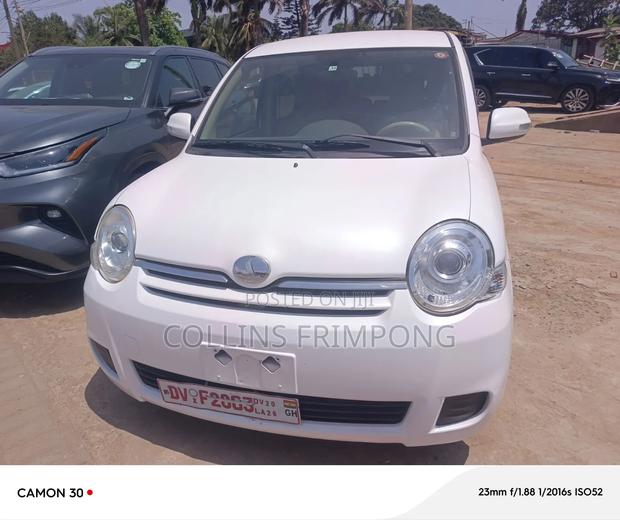 Toyota Sienta 2013 White