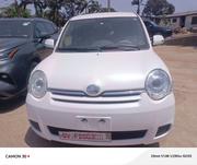 Toyota Sienta 2013 White for sale