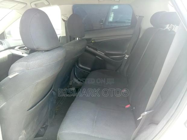 Toyota Matrix Hatchback FWD (1.8L 4cyl 5M) 2010 White