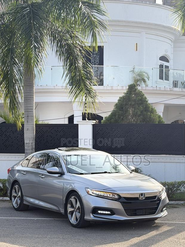 Honda Accord Touring 2.0T 2018 Silver