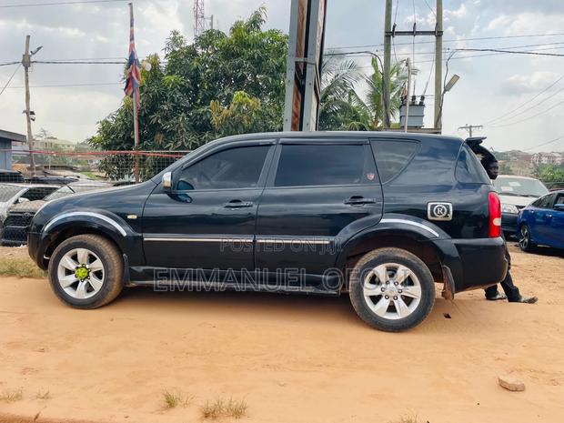 SsangYong Rexton 2005 Black