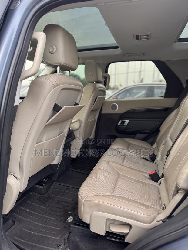 Land Rover Discovery HSE Diesel 4x4 2017 Blue