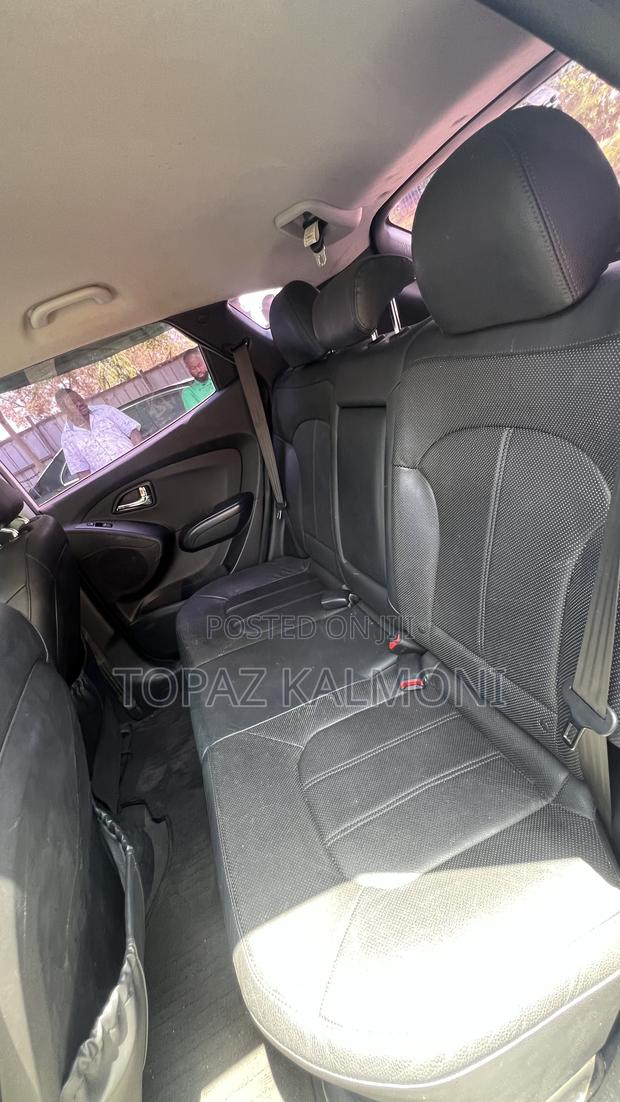 Hyundai Tucson 2012 White
