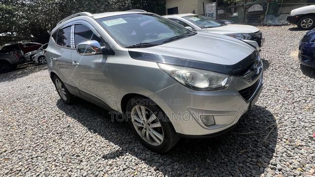 Hyundai Tucson 2012 White