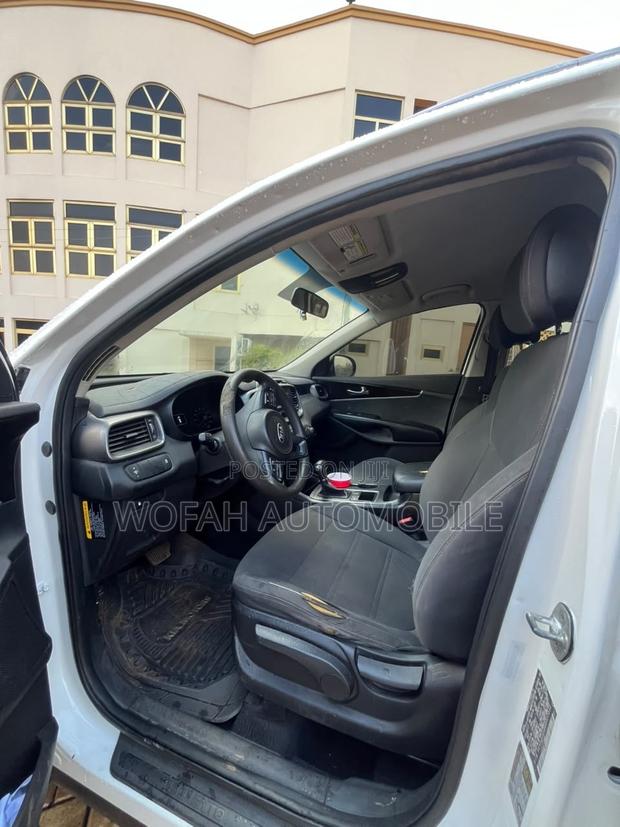 Kia Sorento 4dr SUV 2016 White
