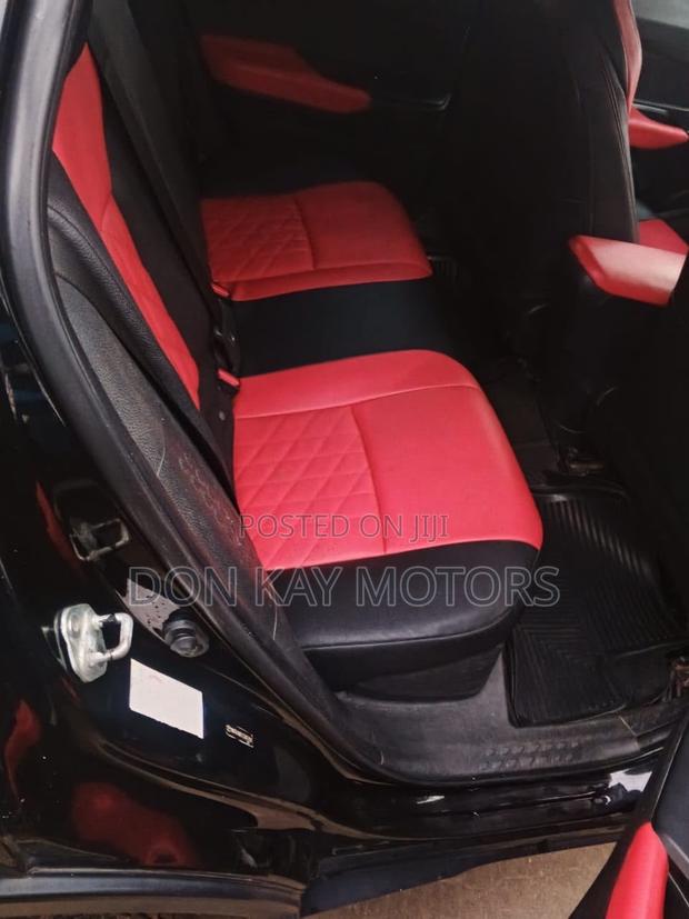 Toyota C-HR XLE Prermium FWD (2.0L 4cyl 2AM) 2018 Black