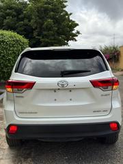 Toyota Highlander XLE 2019 White for sale