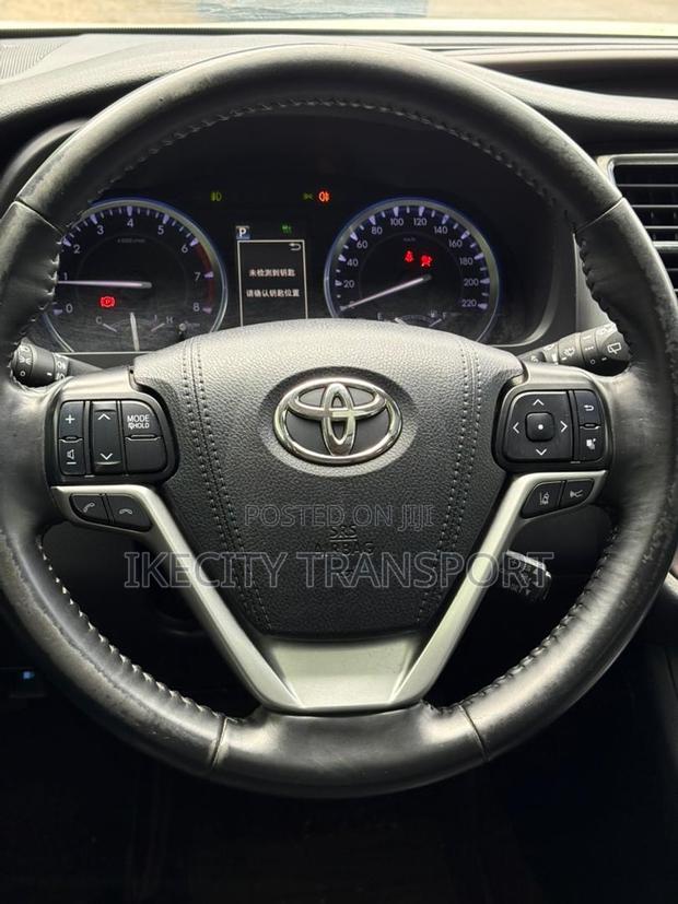 Toyota Highlander XLE 2019 White