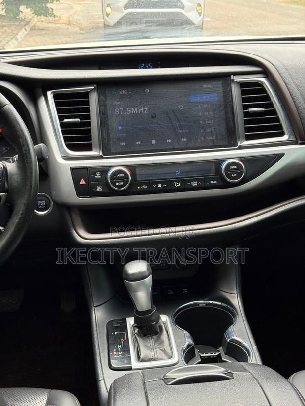 Toyota Highlander XLE 2019 White