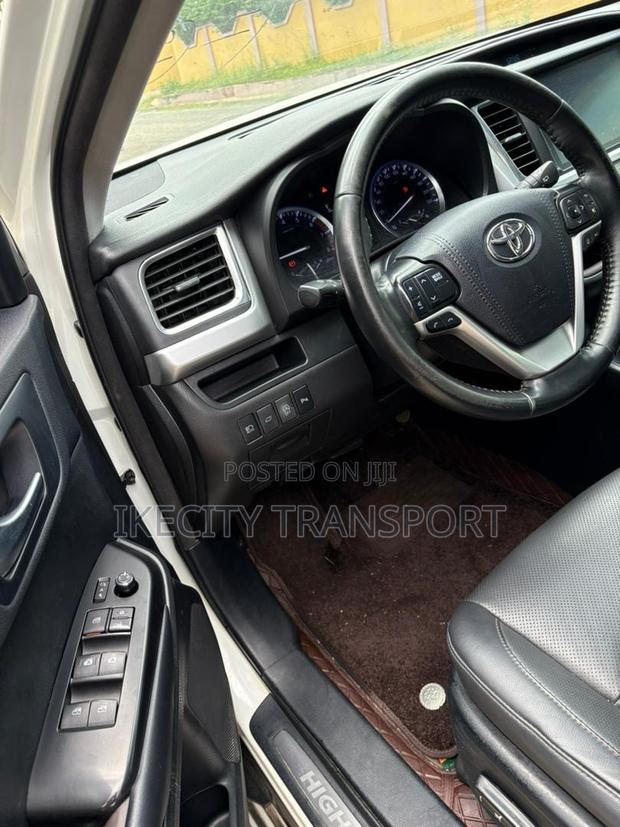 Toyota Highlander XLE 2019 White