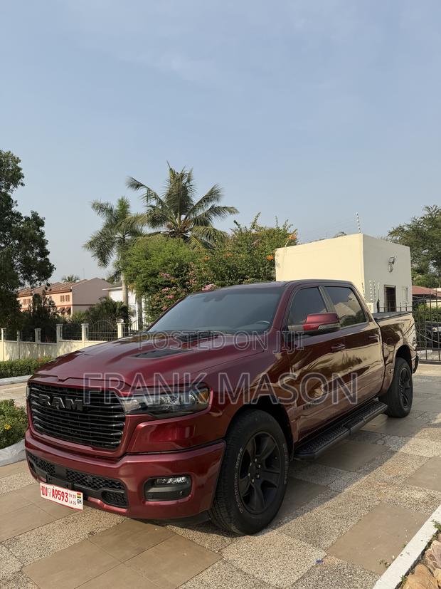 RAM 1500 Limited Crew Cab 4WD 5.6 ft SB 2023 Burgundy