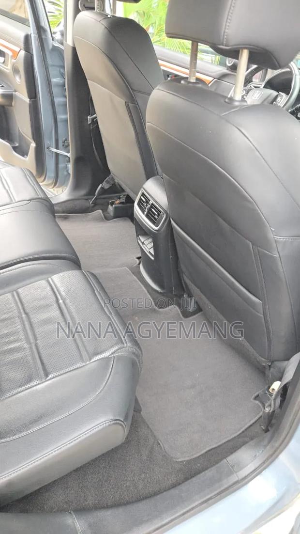 Honda CR-V Touring 2022 Gray