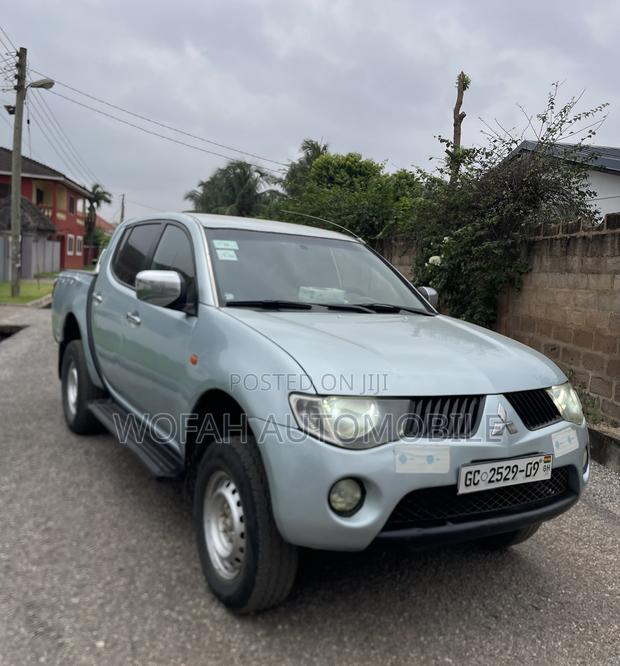 Mitsubishi L200 2009 Blue