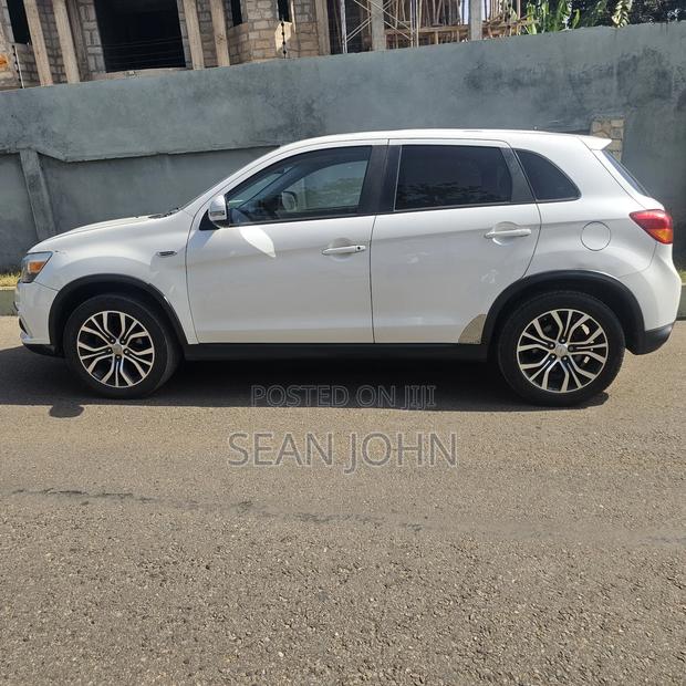 Mitsubishi Outlander SE FWD 2016 White