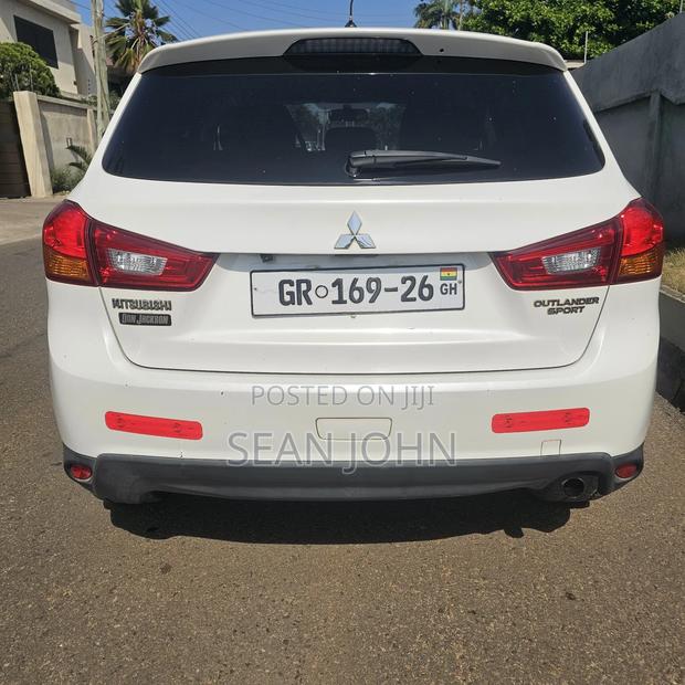 Mitsubishi Outlander SE FWD 2016 White