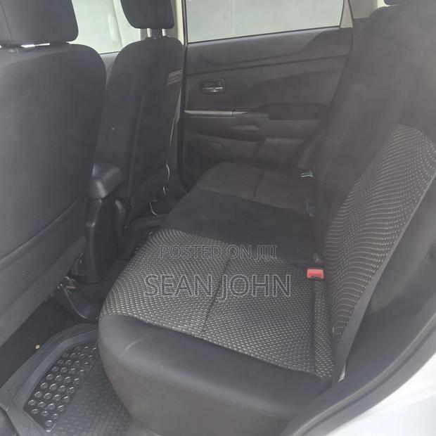Mitsubishi Outlander SE FWD 2016 White