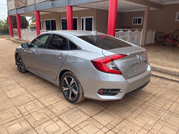 Honda Civic Touring Sedan 2018 Silver