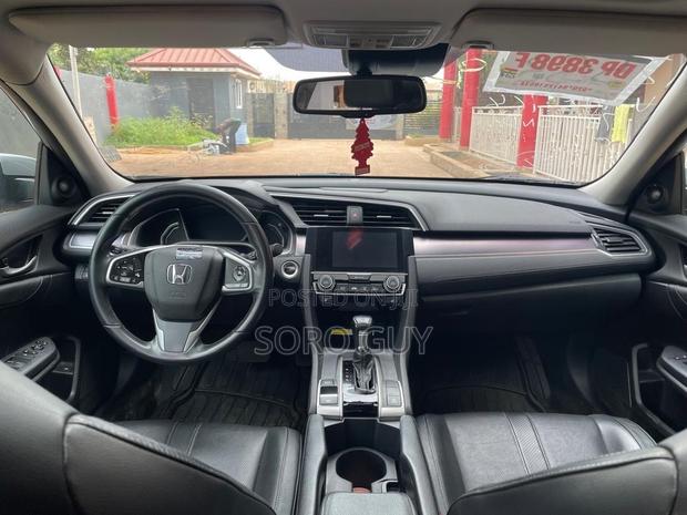 Honda Civic Touring Sedan 2018 Silver