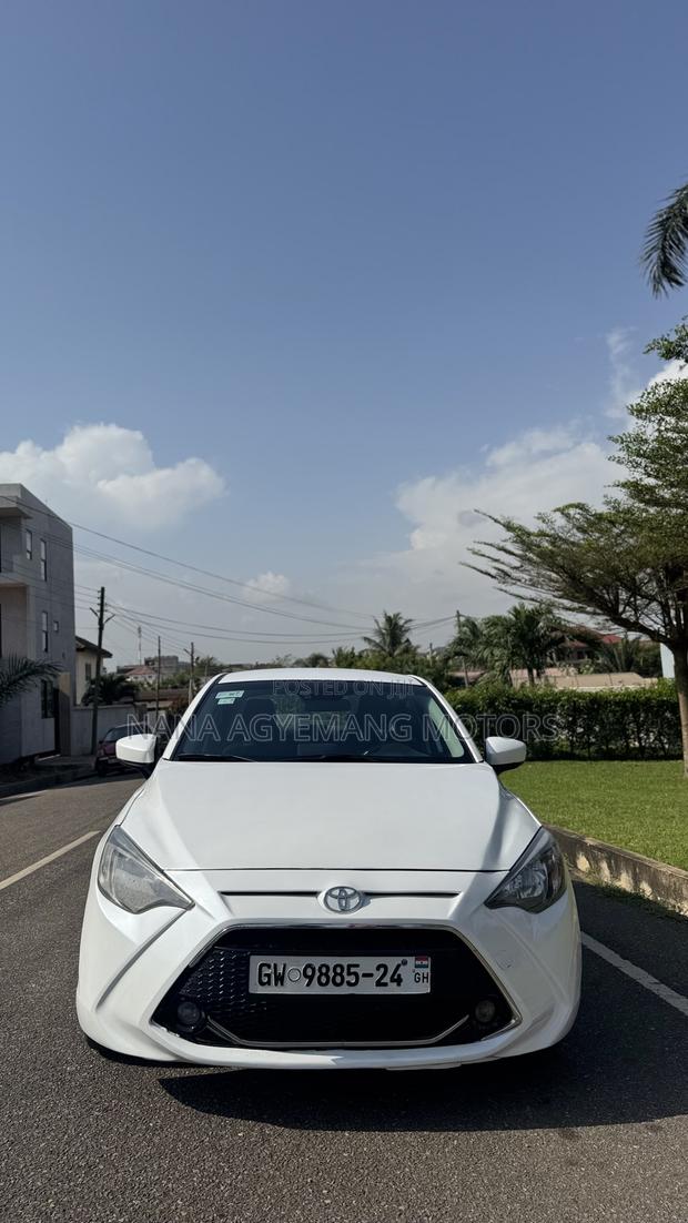 Toyota Yaris L Sedan 4dr 2019 White