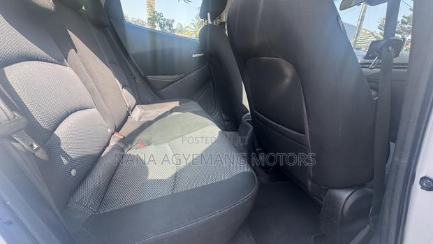 Toyota Yaris L Sedan 4dr 2019 White