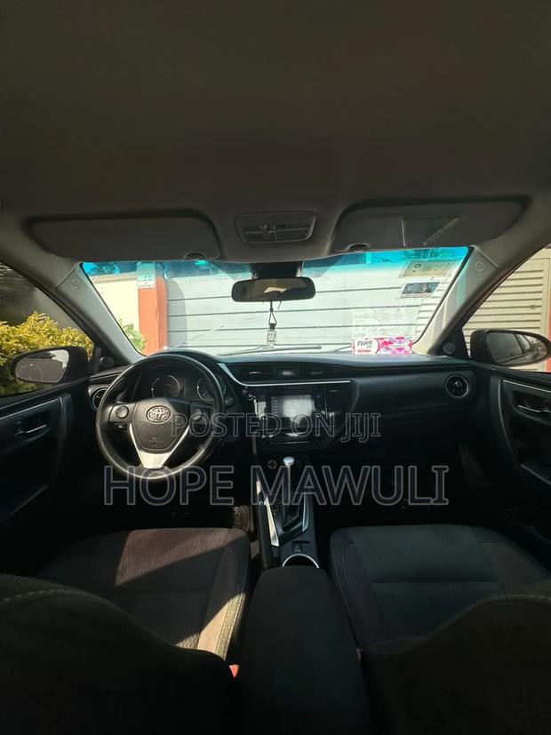 Toyota Corolla LE ECO w/Package 1 4dr Sedan (1.8L 4cyl CVT) 2017 Gray