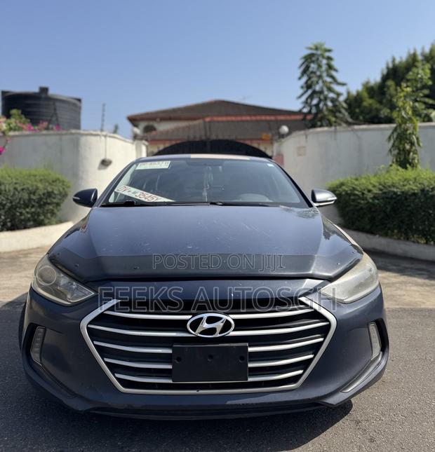 Hyundai Elantra SE Sedan FWD (2.0L 4cyl 6M) 2017 Blue