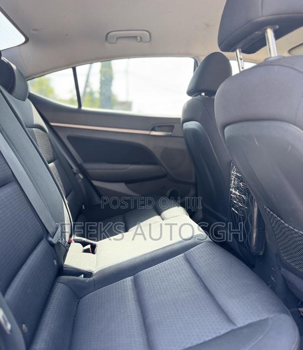 Hyundai Elantra SE Sedan FWD (2.0L 4cyl 6M) 2017 Blue