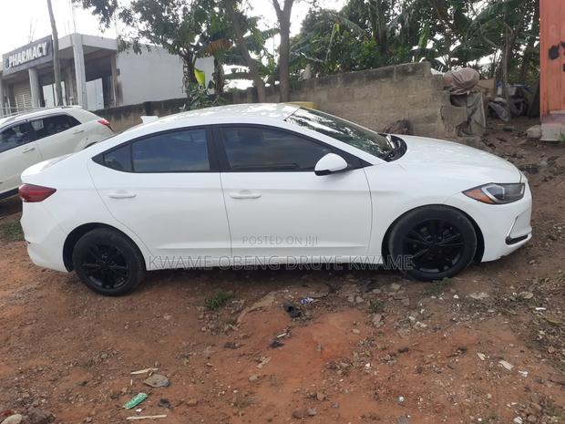 Hyundai Elantra 2018 White