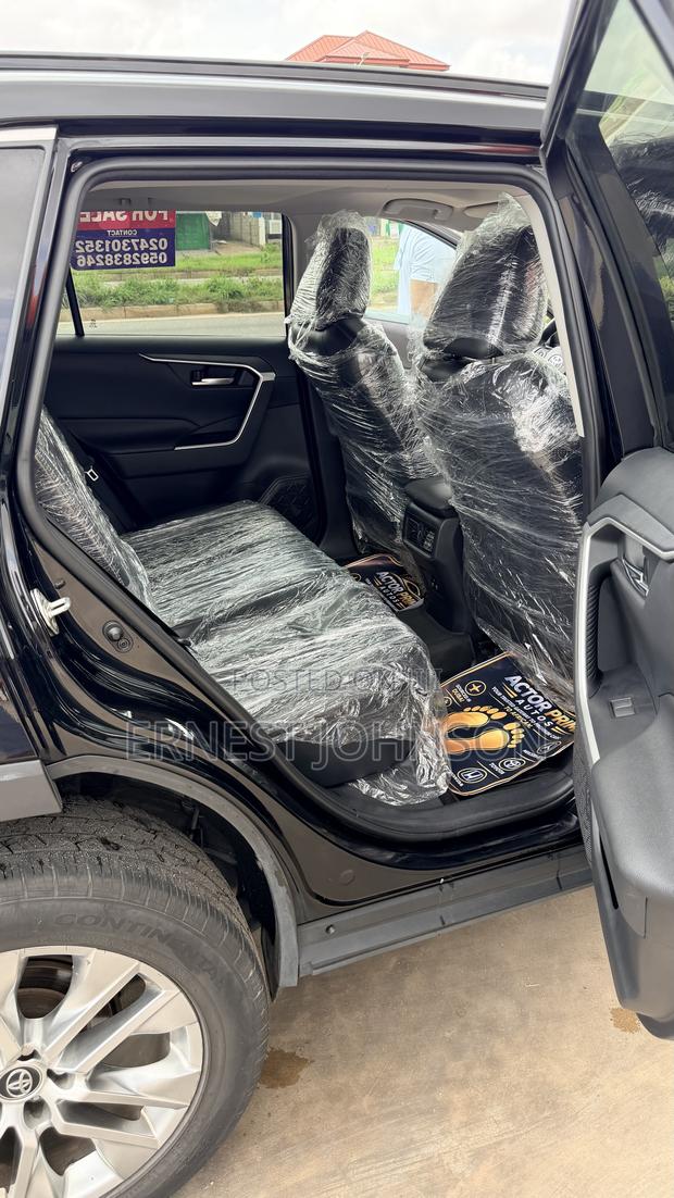 Toyota RAV4 XLE AWD 2019 Black