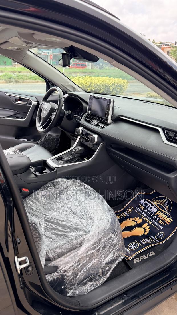 Toyota RAV4 XLE AWD 2019 Black