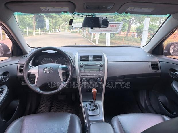 Toyota Corolla 2011 Gray