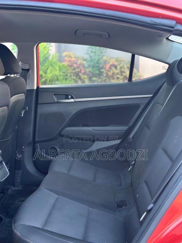 Hyundai Elantra 2017 Red