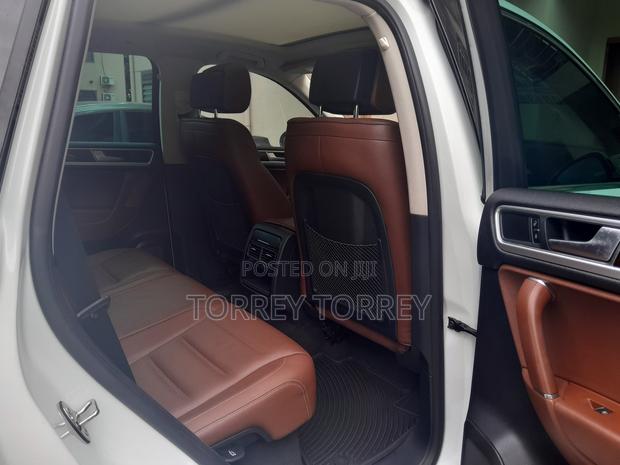 Volkswagen Touareg 2017 White